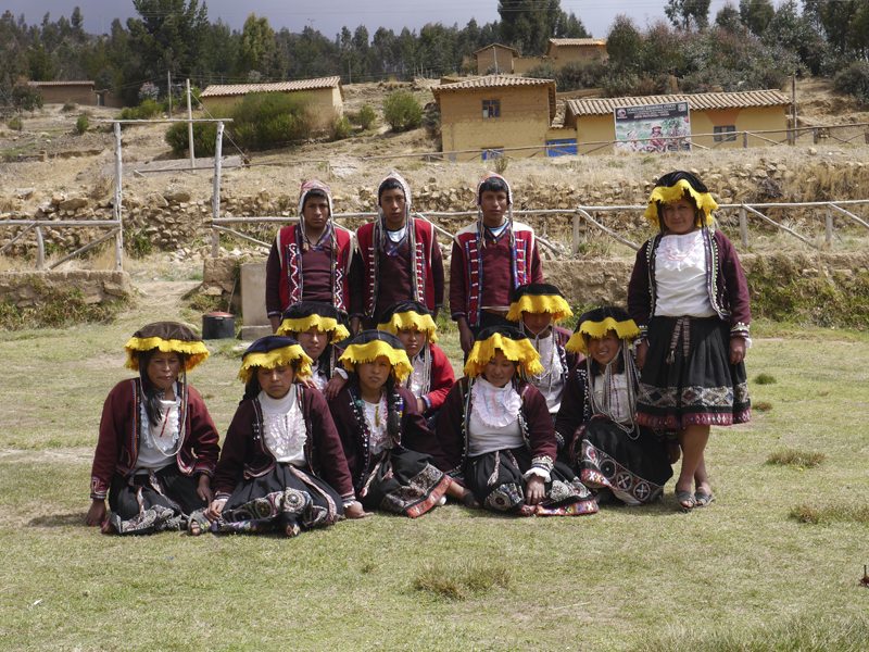 On the Cloth Road in Peru: The Chahuaytire Weaving Community - ClothRoads